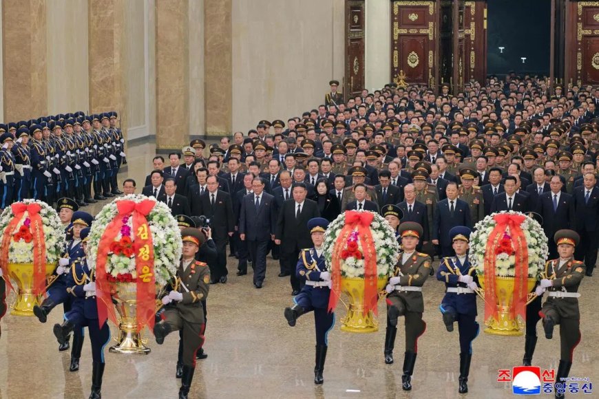 金正日去世14周年 金正恩参谒锦绣山太阳宫