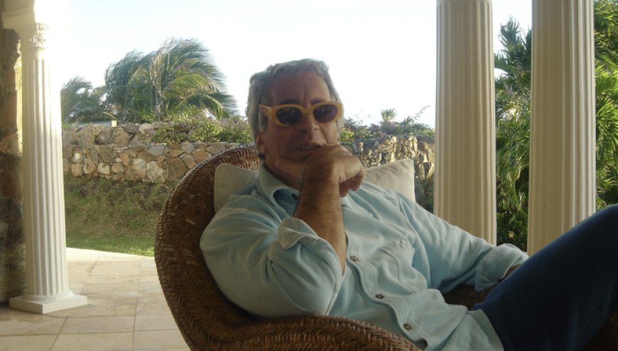 美司法部再公开两批爱泼斯坦案文件，超550页被涂黑，克林顿被大量提及