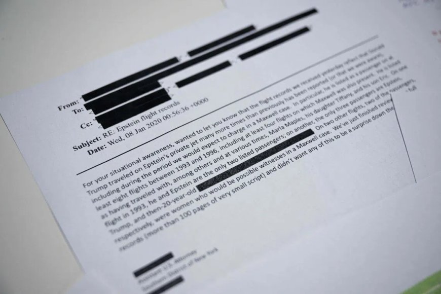 电邮记录显示特朗普八次乘坐爱泼斯坦私人飞机