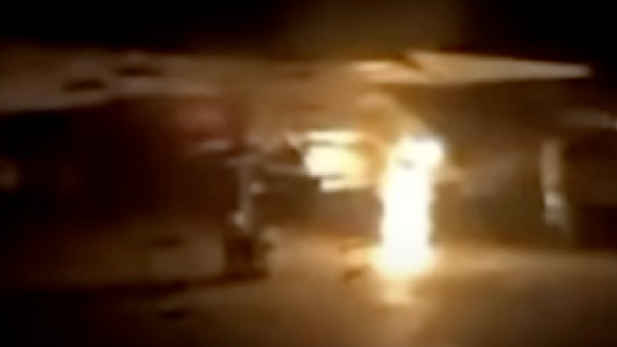 乌克兰称纵火焚烧2架苏-30战机，俄方暂无回应