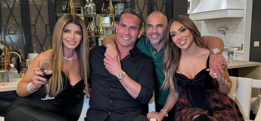 Teresa Giudice And Melissa Gorga Delight Fans With Lavish Christmas Reunion Photos