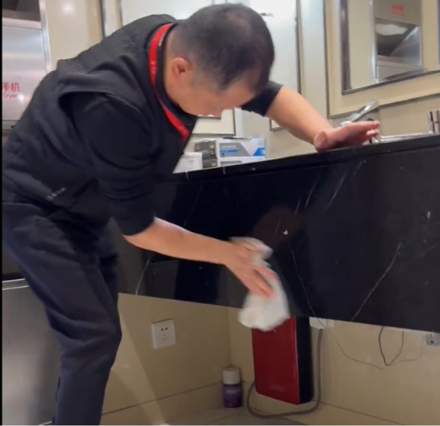 扫厕所是公司“最高权力”？ 华与华陷作秀争议