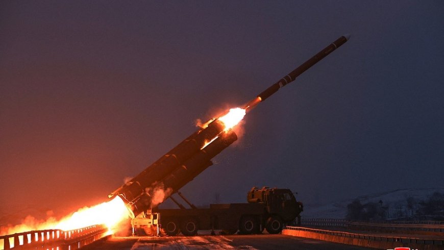 朝鲜进行战略巡航导弹发射训练，金正恩观摩