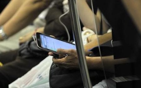 新加坡中学禁用智能手机/手表：课间休息也不能玩手机