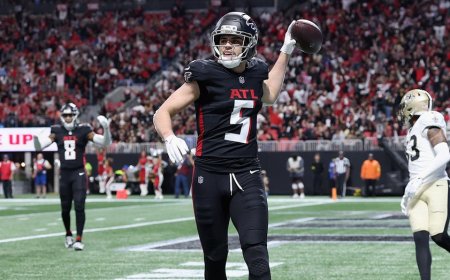 Panthers make playoffs after Falcons win over Saints; Buccaneers eliminated