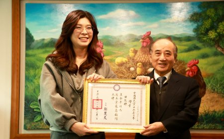 王金平獲頒國民黨最高顧問證書　鄭麗文批賴清德有心魔「想提早打選戰」