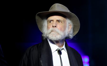 Bob Weir, Grateful Dead Singer, Guitarist and Co-Founder, Dies at 78