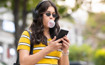 Study reveals why chewing gum might actually help with focus and stress relief