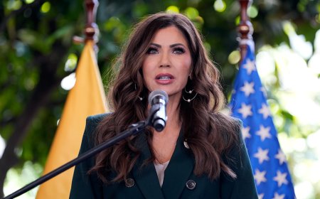 Kristi Noem tells CNN's Jake Tapper that he can't 'change the facts' about Minnesota ICE shooting