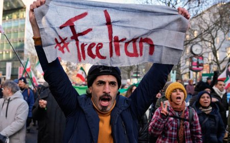 伊朗政府内外交困之际，美军正酝酿新一轮打击方案