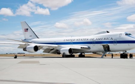 美军“末日飞机”罕见现身洛杉矶机场