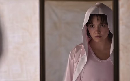 Nikki Glaser Reveals the Savage Jokes She Cut From 2026 Golden Globes