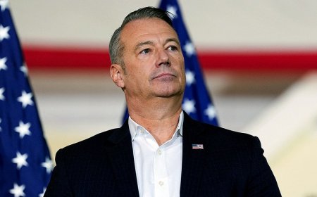 ICE head says agents facing 'constant impediments' after migrant seen ramming cars while trying to flee