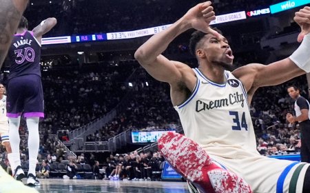 Antetokounmpo responds with boos of his own after home crowd jeers Bucks