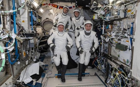 NASA sends 4 astronauts back to Earth in first medical evacuation