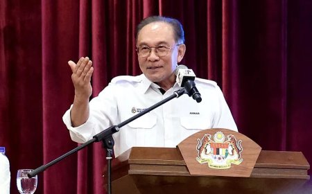 马国首相安华入院体检 身体状况良好