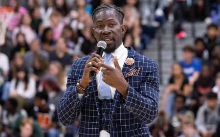 Former Des Moines schools chief pleads guilty to falsely claiming US citizenship and gun charge