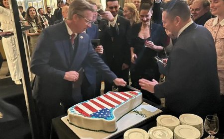 姿态急转弯 特朗普宣布与北约达致格陵兰岛协议框架