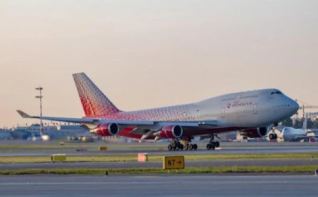 一波音747-400客机起飞时引擎故障 推力失衡致飞机冲出跑道