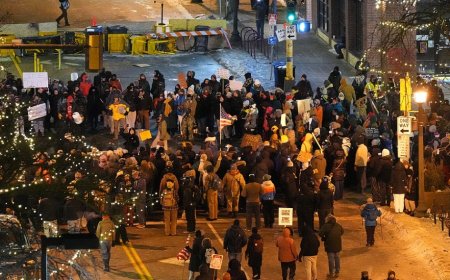 又一民众遭执法人员枪杀 明尼苏达州硬刚美政府