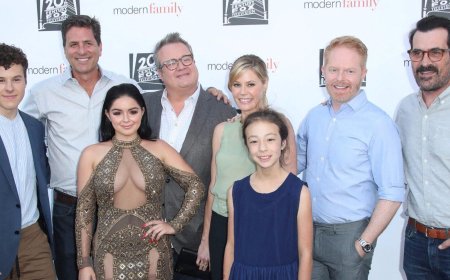 Jesse Tyler Ferguson And Eric Stonestreet Spill The Wildest ‘Modern Family’ Set Story