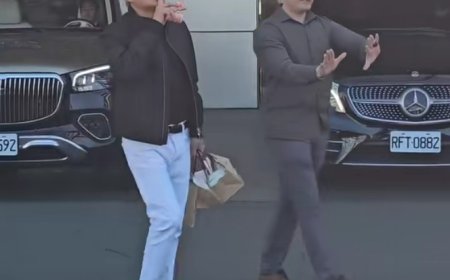 黄仁勋现身台湾：下飞机给媒体发养乐多和三明治