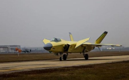 六代机都没用？美媒：F-22是2026年最好的战斗机，比歼-20强太多