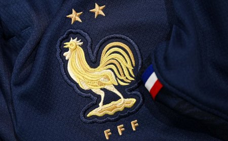 🥐☕️ FC Breakfast: new leak on the green kit 🇫🇷, Burnley put on a show 🎬