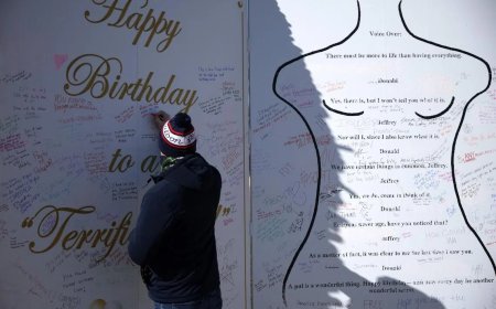 美司法部公布爱泼斯坦最后一批档案 特朗普姓名出现数百次