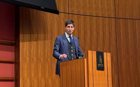 快讯：特朗普宣布下任美联储主席人选