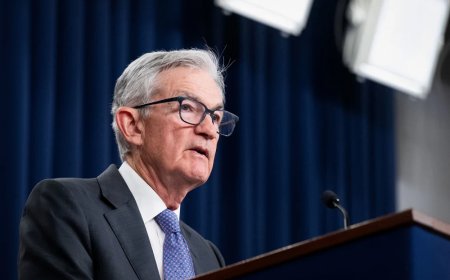 Federal Reserve Keeps Interest Rates Unchanged as Powell Defies White House Pressure