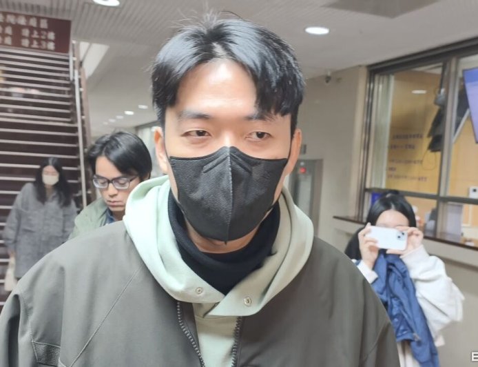 快訊／PO染血圖恐嚇京華城案司法官　「迷因」版主與女粉判決出爐