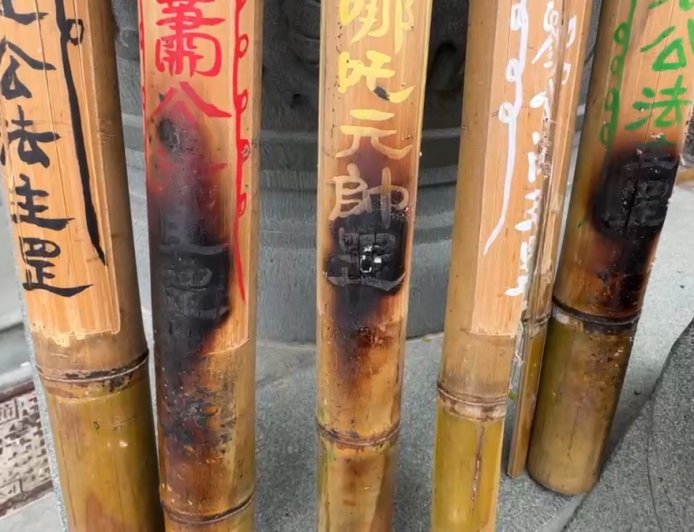 6天前才大鬧縣城隍廟！男又闖安平威鎮堂...縱火燒雕像、天公爐