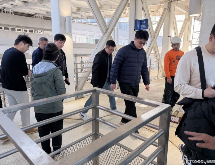 陸委會主委邱垂正首訪金門港旅運中心　視察全新通關大樓