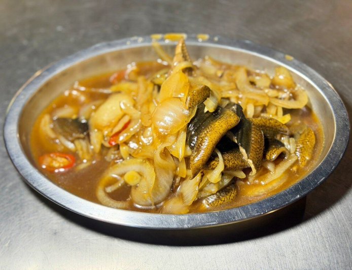 萬華130元生炒鱔魚！滑順油麵飽吸鑊氣醬香　已有50多年歷史