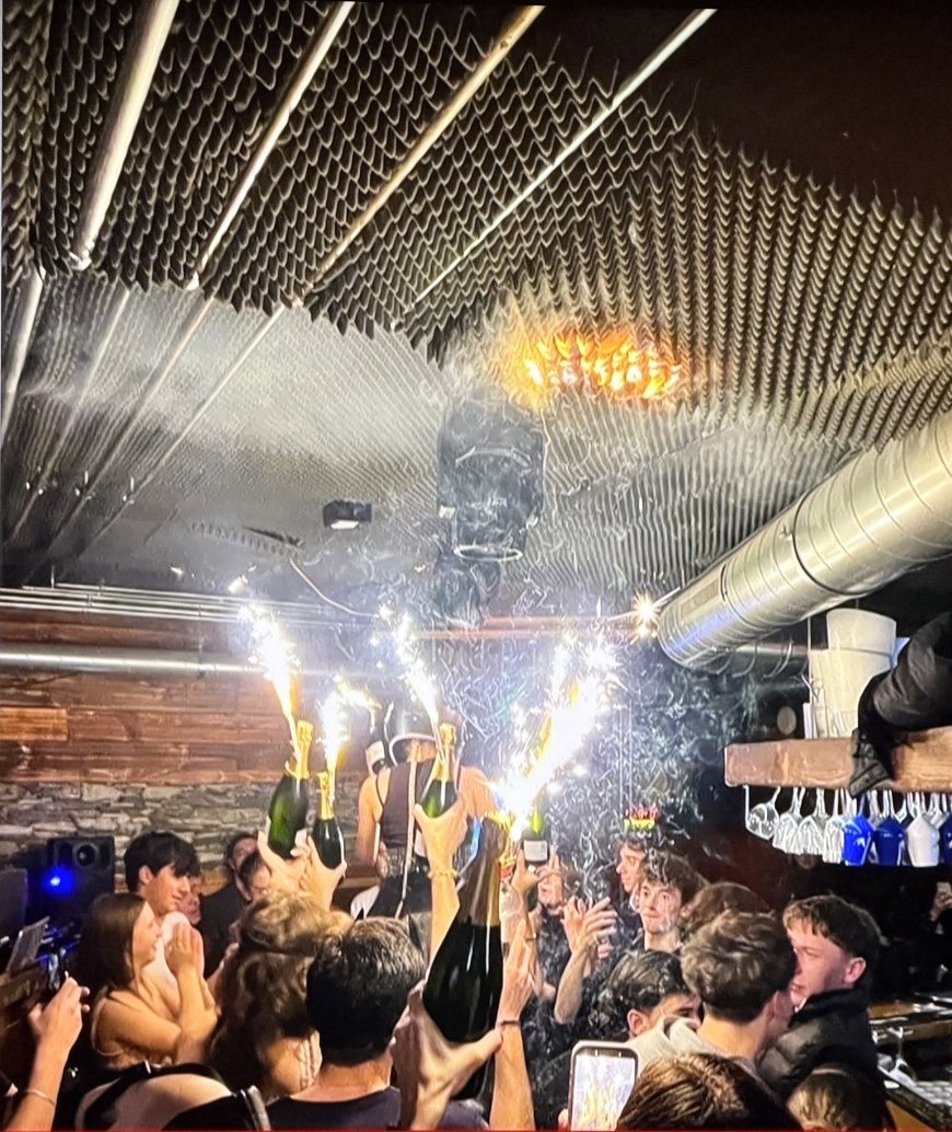 瑞士酒吧火灾原因初定为烟花棒引燃 至少40人丧生多人重伤