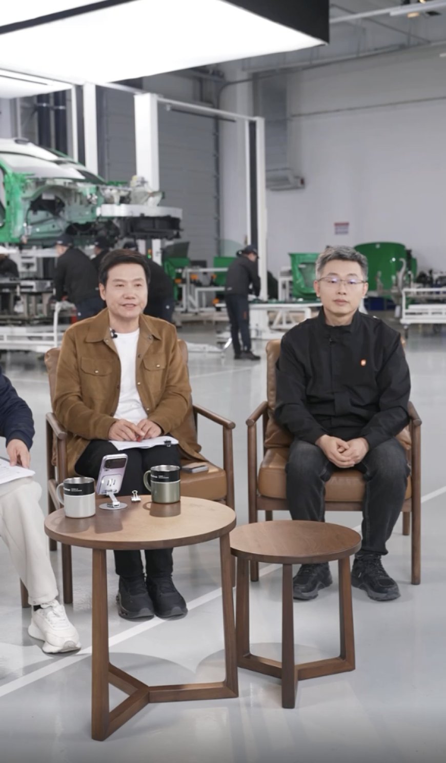 雷军：定制服务以往是百万豪车才有的，小米想让二三十万的车主也能享受到