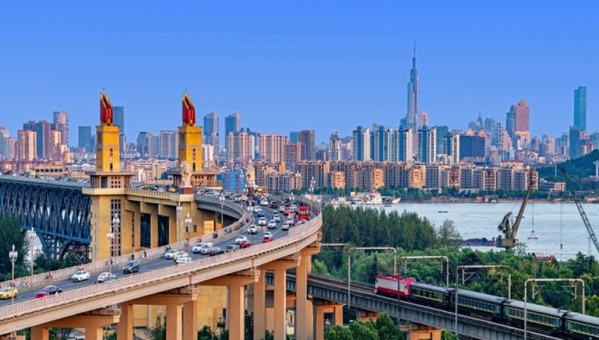 南京冲刺千万人口发布“抢人”新政：每年汇聚不少于30万名青年人才