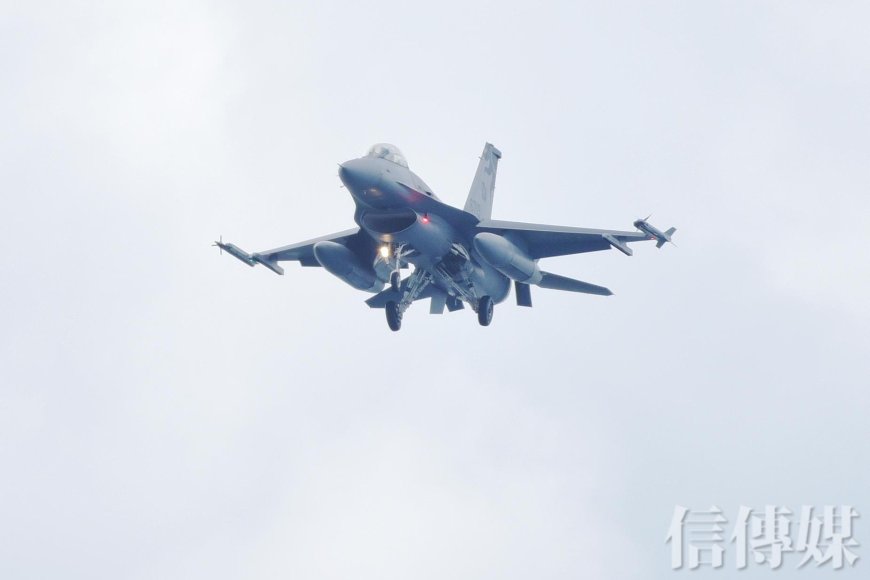 F-16花蓮外海10海浬失事　飛官跳傘全面搜救中