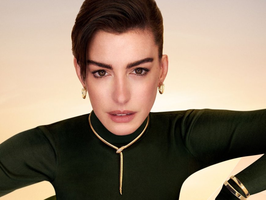 安海瑟薇金蛇上身魅力十足　寶格麗蛇鍊墜不到8萬入手