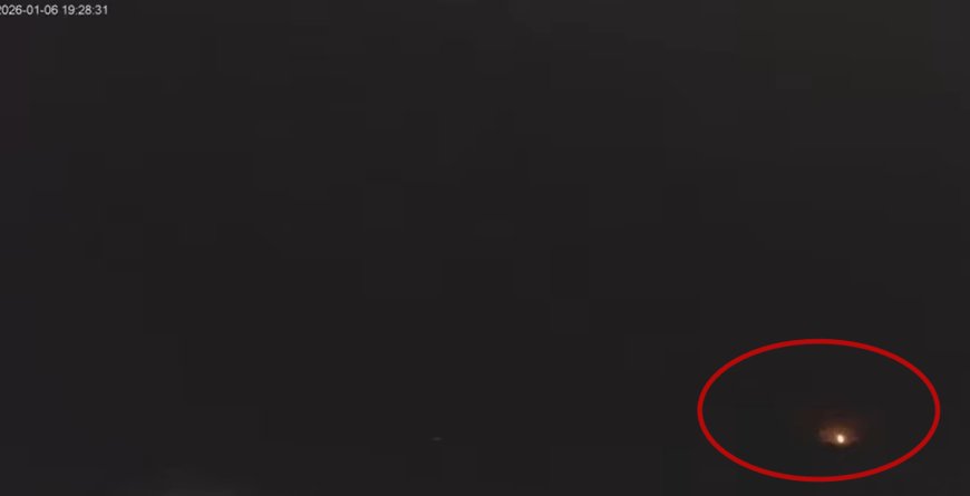 F-16飛官辛柏毅墜海失聯！鏡頭君「疑拍到關鍵瞬間」　火光墜海面