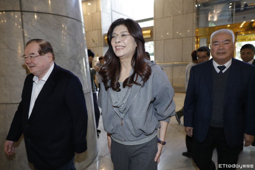 為鄭習會試水溫？國共論壇預計春節前重啟　綠營批拿擋軍購換門票