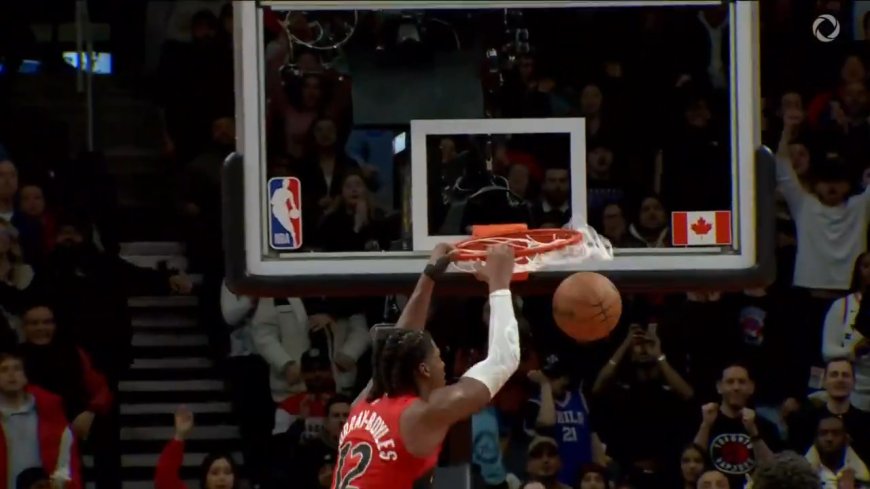 Raptors rookie Murray-Boyles hammers back-to-back thunderous dunks vs. 76ers