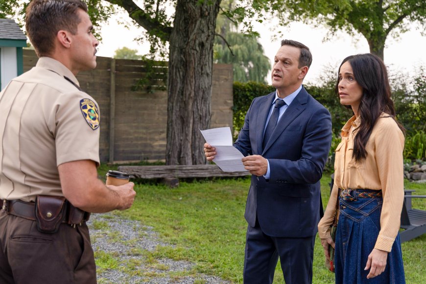 'Best Medicine' Has Big 'Reveal' When Mark Notices Martin, Louisa's Romance