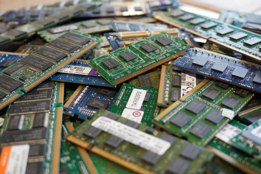 英特尔称笔记本电脑厂商拥有约一年内存库存 有望平稳度过内存供应紧缩期