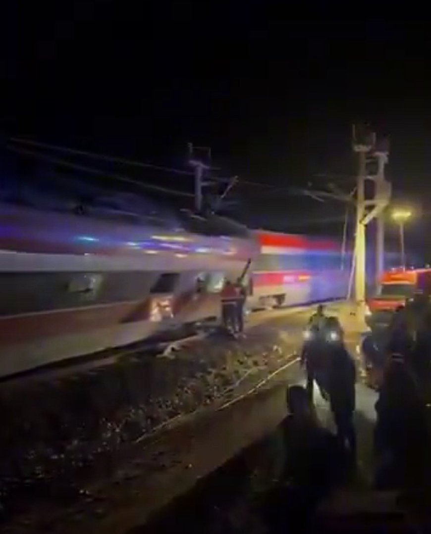 西班牙两列高铁突发出轨 已致21死超百人受伤