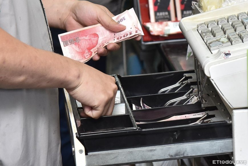 不回嘴也能報復！店員「結帳出1招」超解氣　全場共鳴：絕不說謝謝