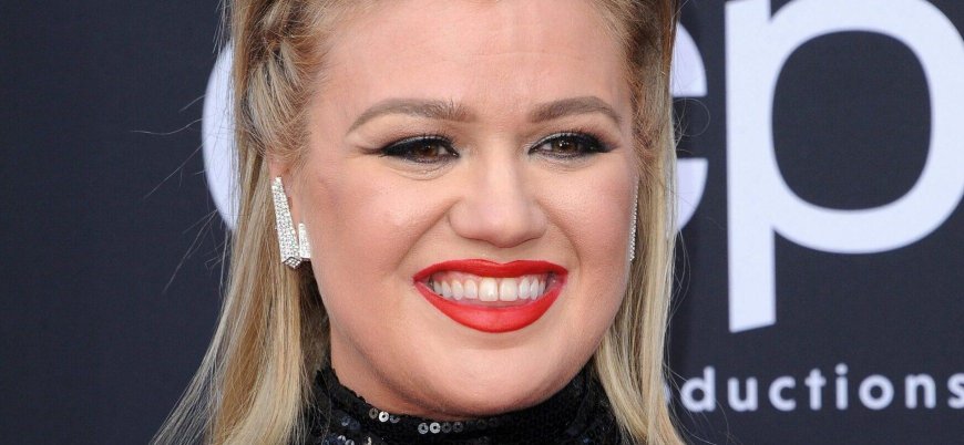 Kelly Clarkson Said To Be ‘One Foot Out The Door’ As Talk Show Exit Rumors Heat Up