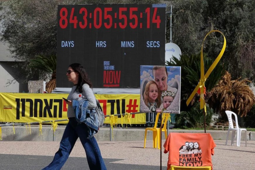 历经844天 以色列人质广场时钟停止计时
