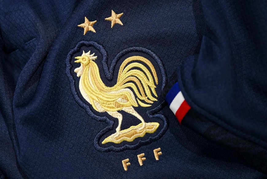 🥐☕️ FC Breakfast: new leak on the green kit 🇫🇷, Burnley put on a show 🎬